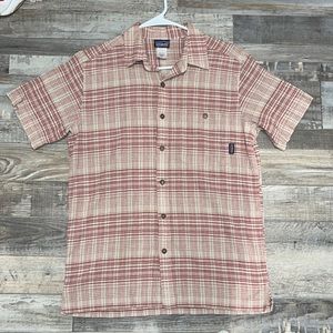 Patagonia organic cotton short sleeve button up shirt